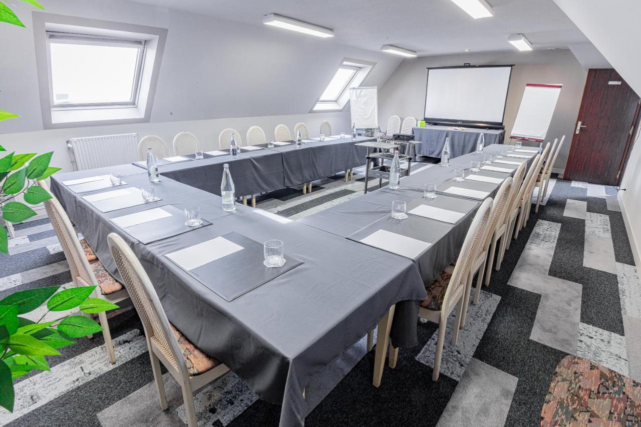 Logis Hotel La Grassinais Saint-Malo Exterior photo